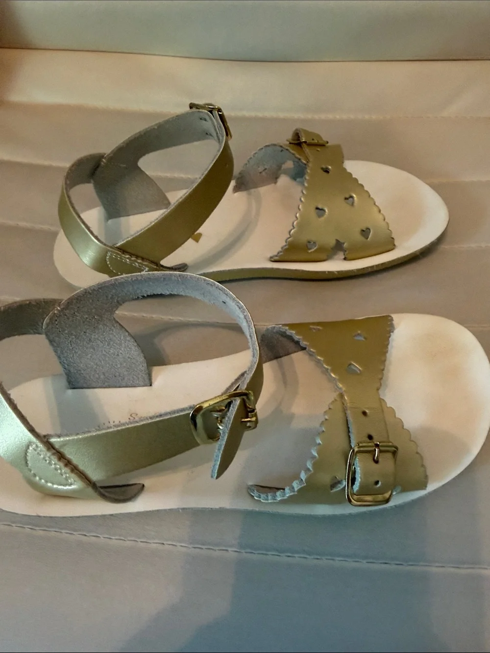 Salt Water Sun San Sweetheart Girls Metallic Gold Heart Strap Sandals size 14